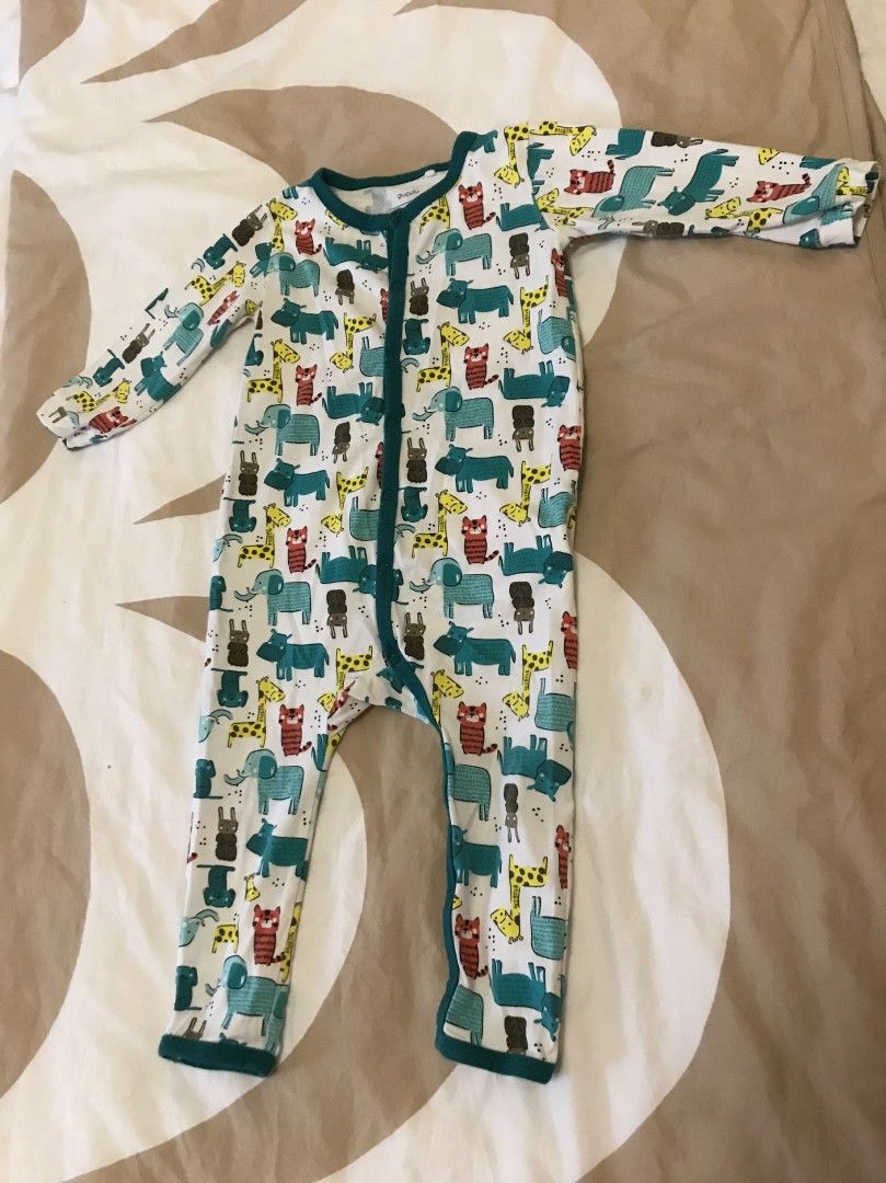 Guppy pyjamas yöpuku koko 80