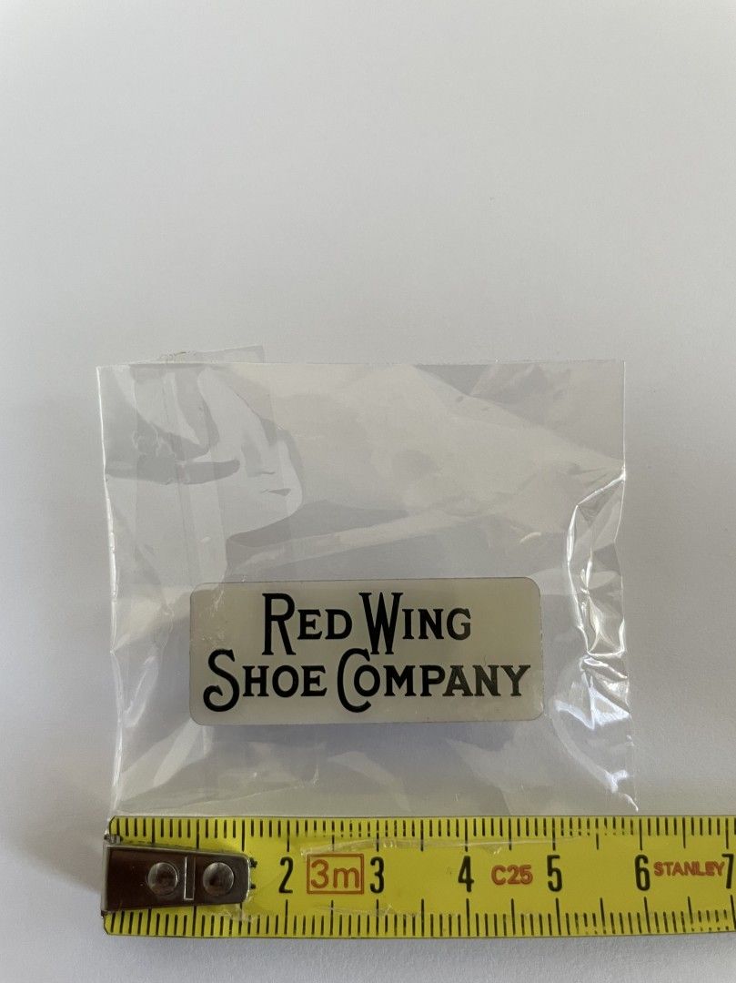 Red wing shoes -keräilypinssi