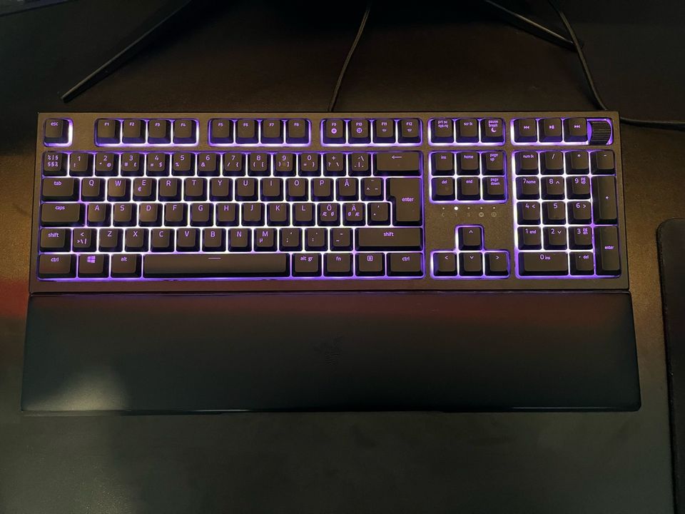 Razer ORANTA V2 RGB pelinäppäimistö