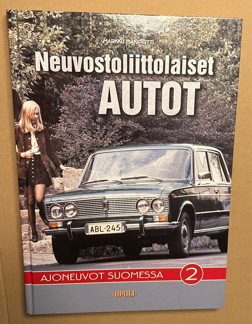 Neuvostoliittolaiset autot -kirja
