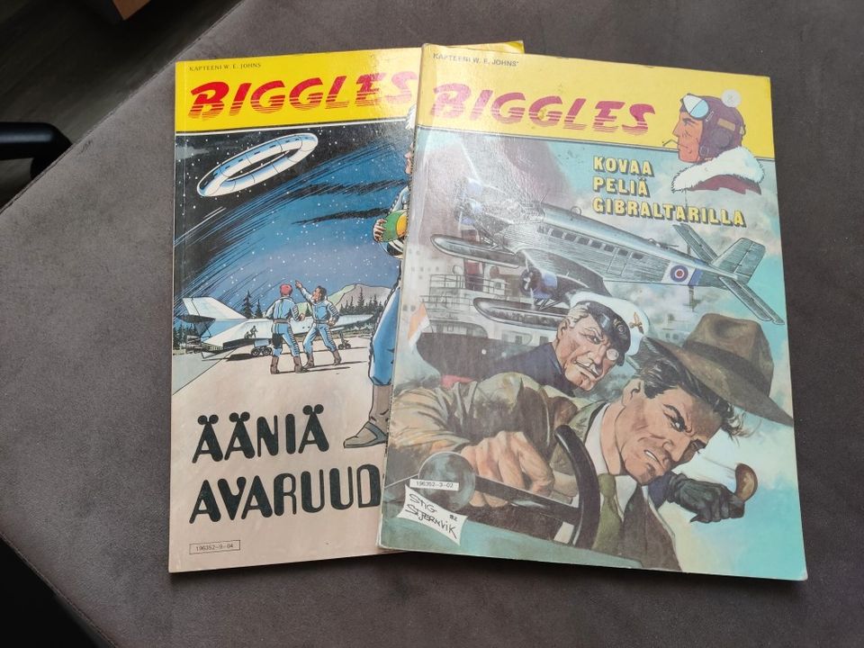 Biggles-albumit 2kpl