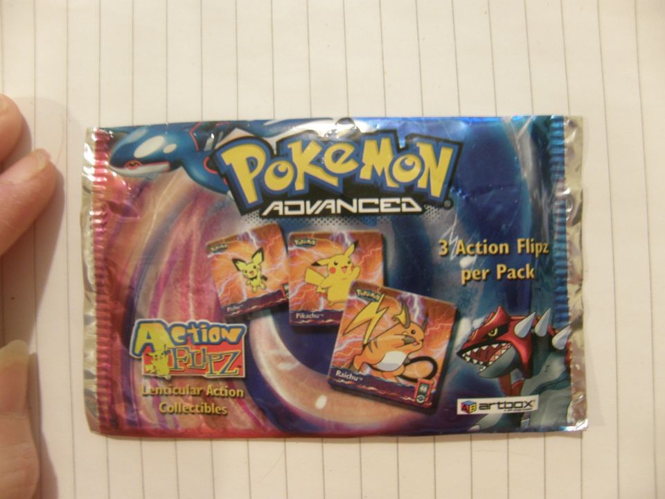 3 Pokemon Action Flipz- korttia v. 2003 UUSIA