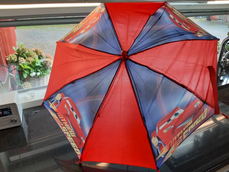Cars sateenvarjo punainen