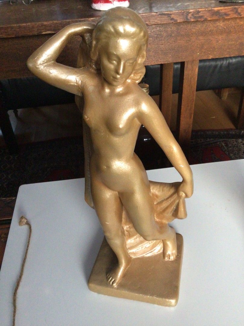 Patsas statue Marita Wallden veistos art taide