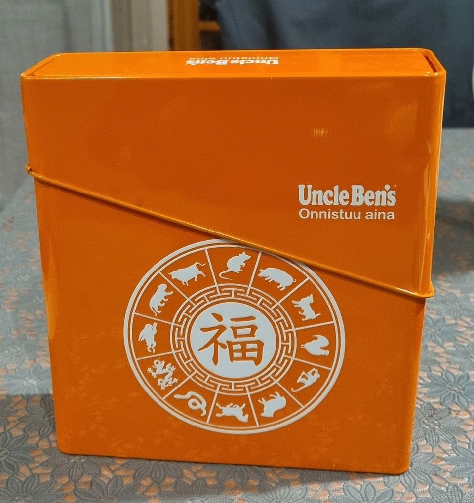 Uncle Bns riisilaatikko