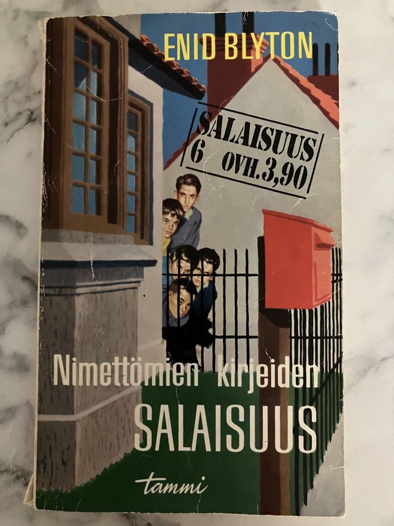 Enid Blyton : Nimettömien kirjeiden salaisuus