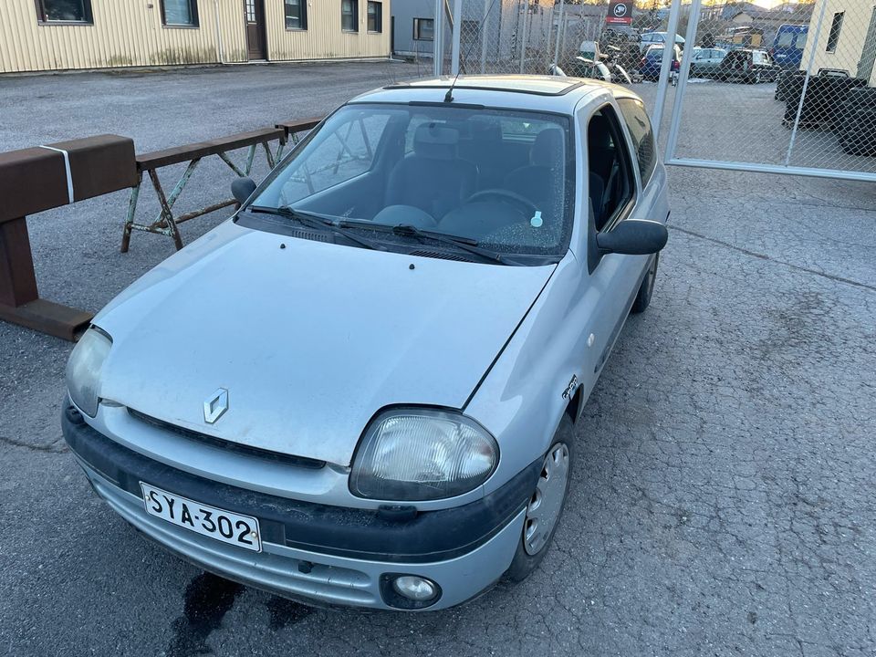 Renault clio 1.4 varaosia
