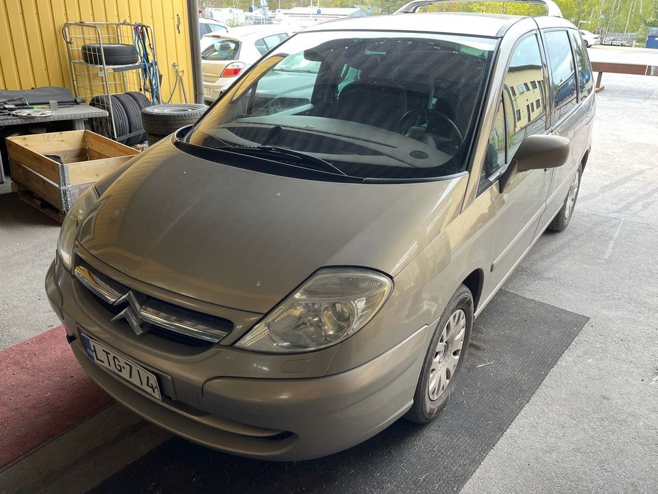 Citroen C8 2.0bensa aut osia 8hlö