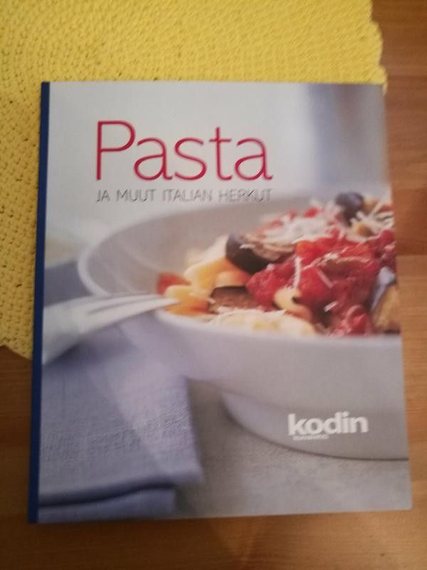 Pasta kirja (katso kuvat ja lue ilmoitus)