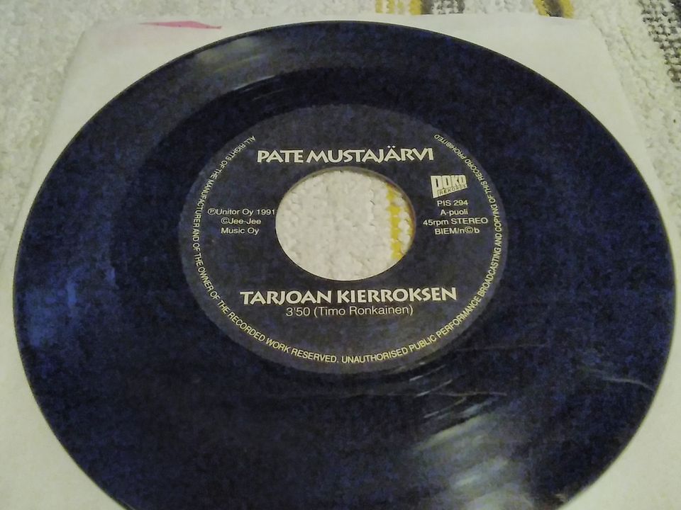 Pate Mustajärvi 7" Tarjoan kierroksen / Vaikka