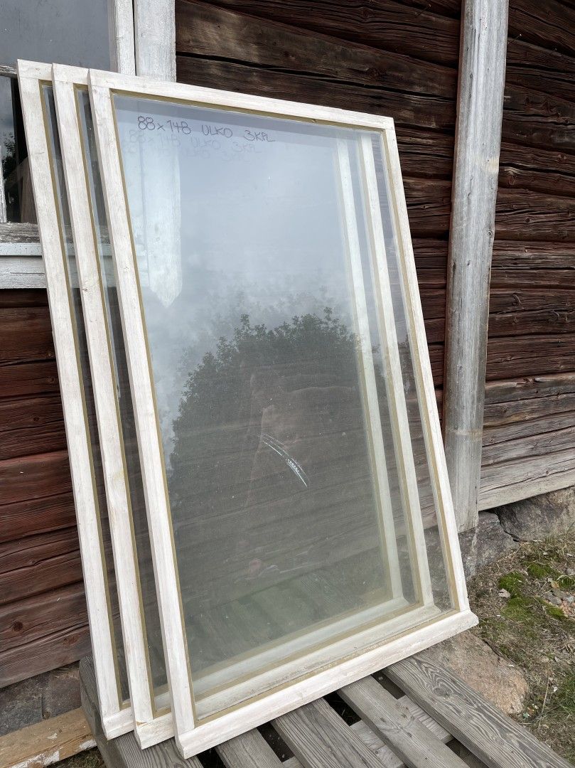 Ikkuna koko: 88cm x 148cm, ulko, perinteinen