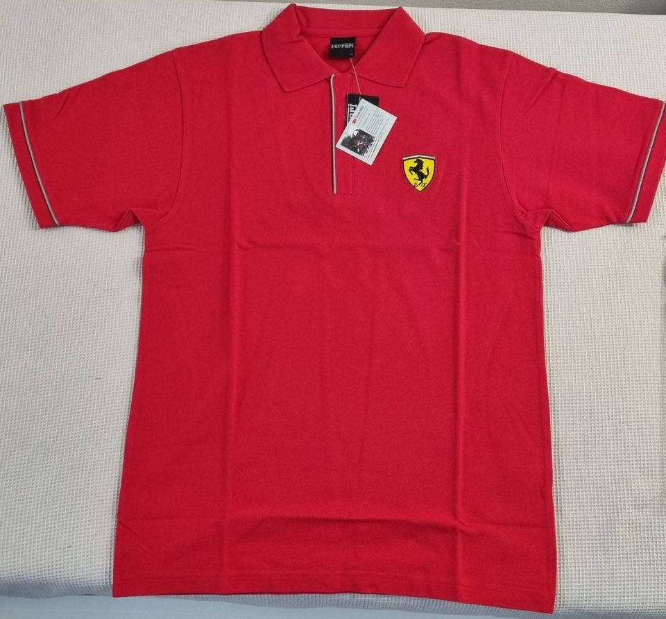 Virallinen Ferrari pike paita M-koko. Käyttämätön