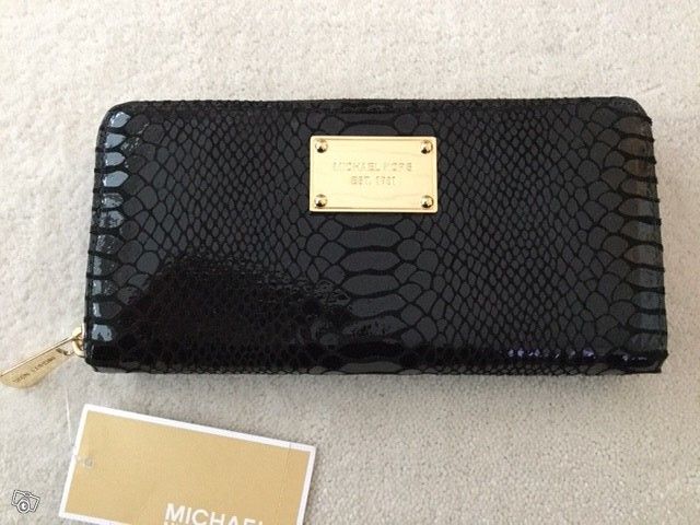 Michael Kors lompakko nahkaa