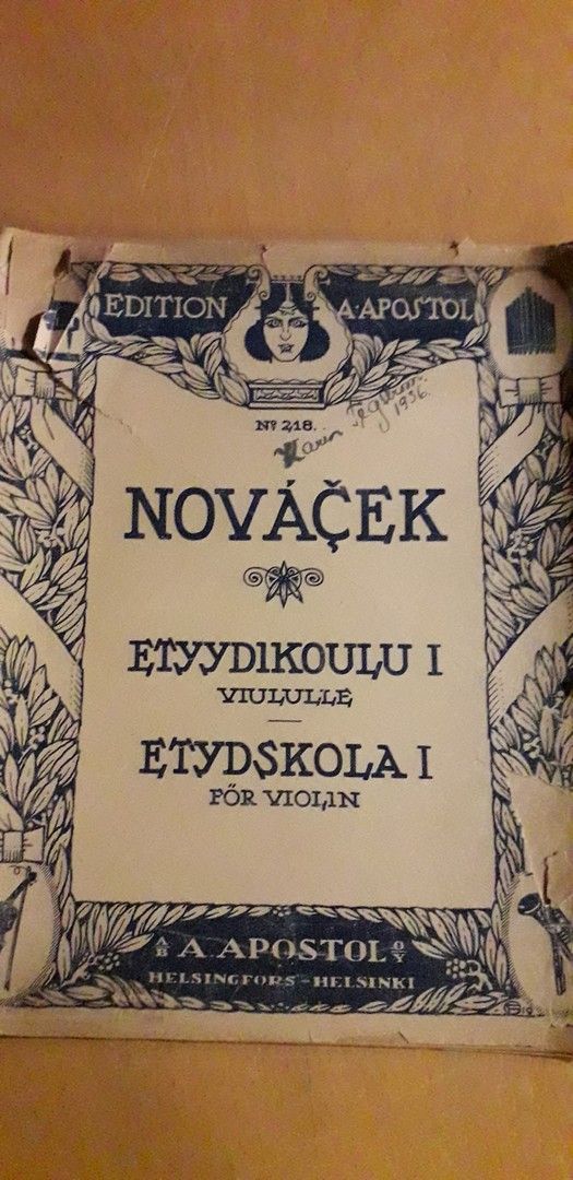 Novacek Etyydikoulu 1 viululle
