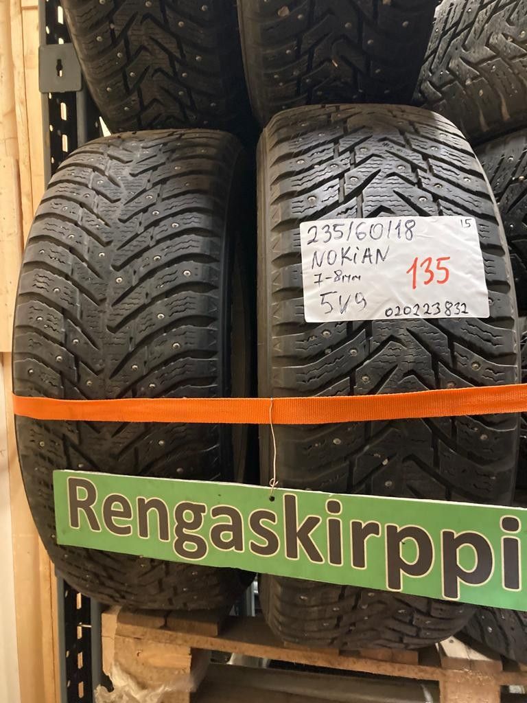 235/60R18 Nokian käytetyt nastarenkaat