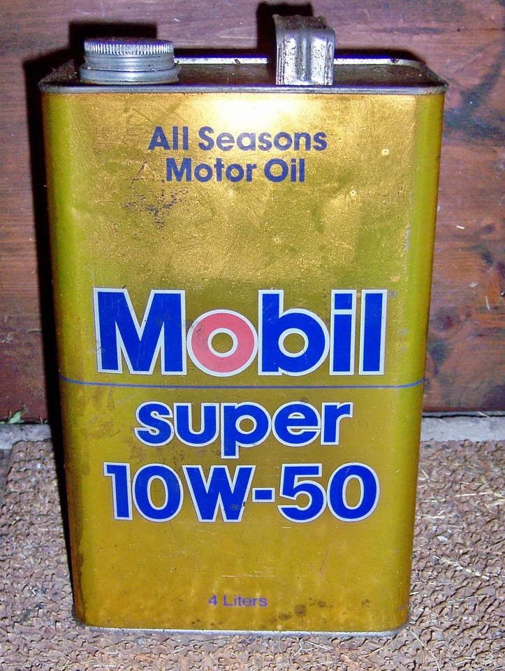 Vanha ölykanisteri Mobil Super 10W-50