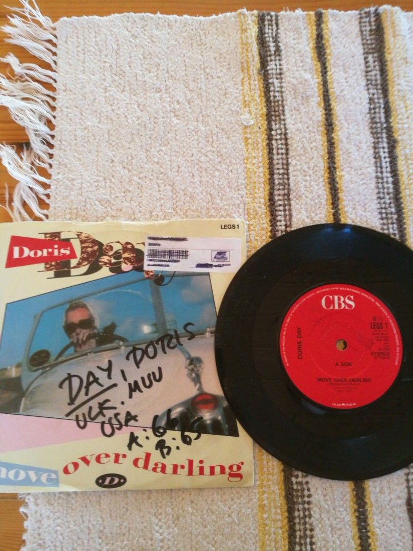 Doris Day 7" Move over darling