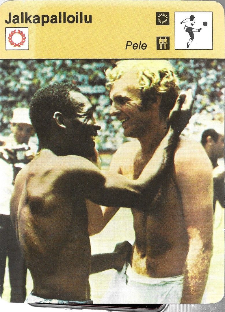 Pele ja Bobby Moore vaihtavat paitoja 1977-80