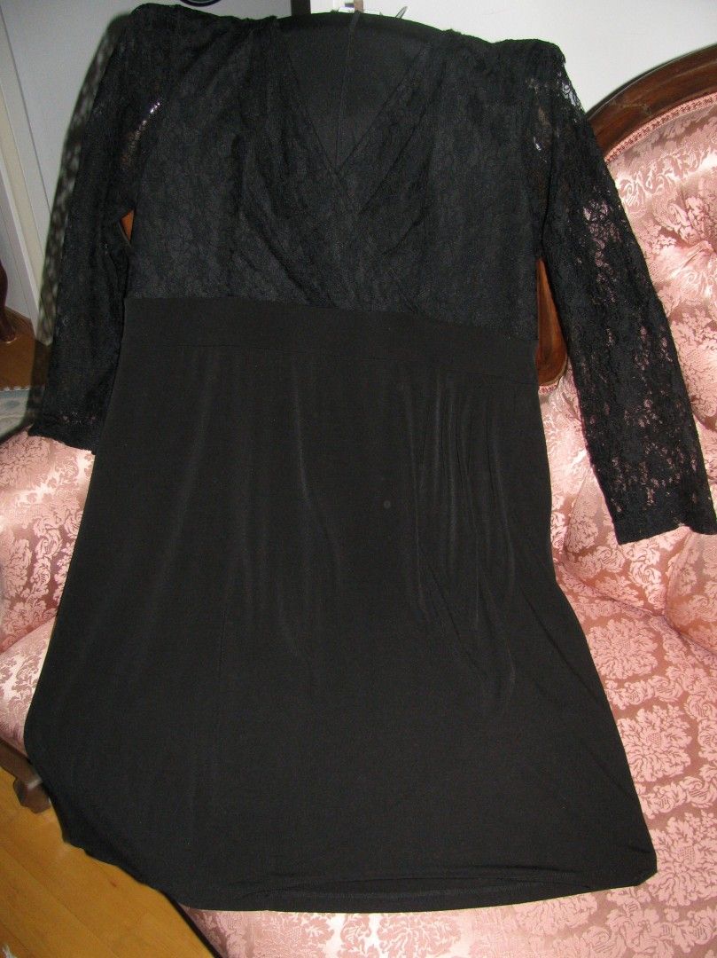 Aventura musta mekko koko XL, uusi