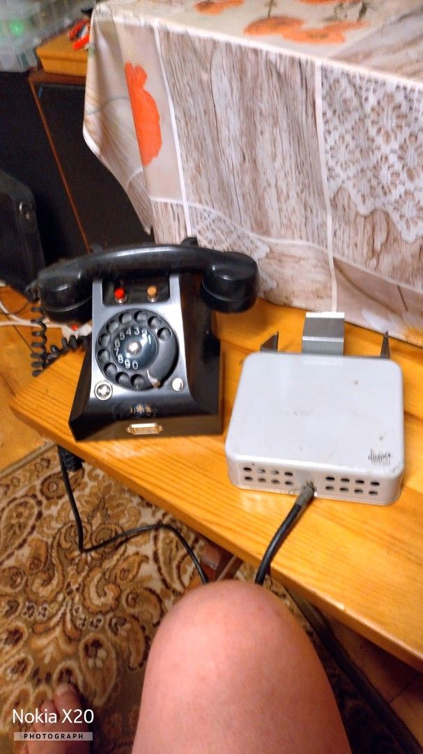 Vanha Ericsson puhelin