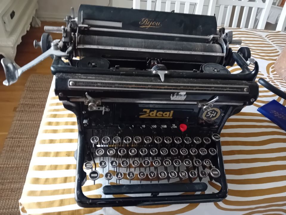 Antiikki kirjoituskone