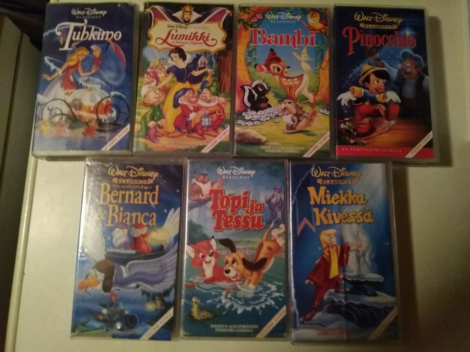 Walt Disneyn Klassikot VHS-kasetit