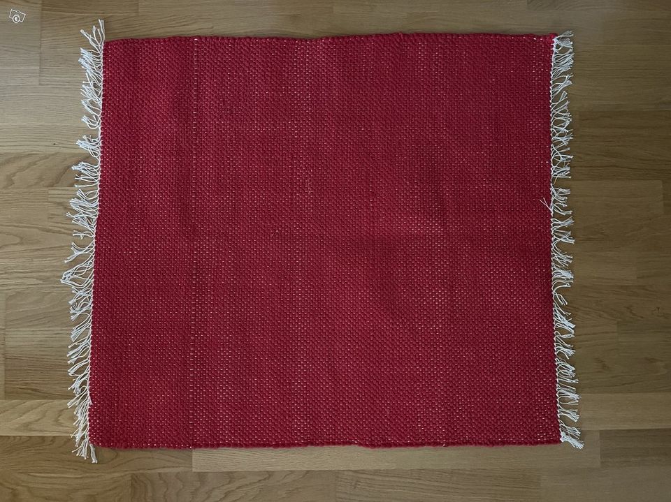 Punainen pieni räsymatto 73x80 cm