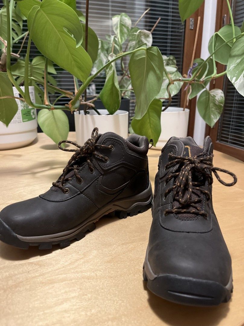 Kerran käytetyt uudet Timberland kengät k. 39