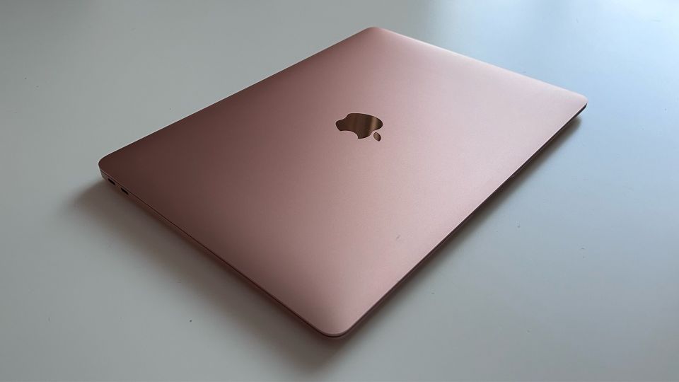 Macbook air 2020 i5/8Gt/256Gt Erittäin siisti