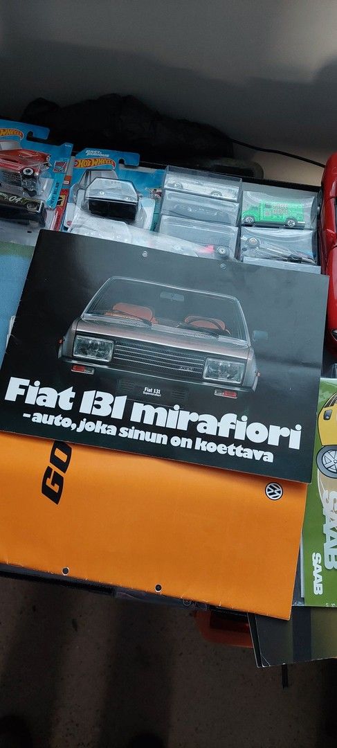 Autoesitteet; Fiat 131 Mirafiori ja VW Golf Mk1