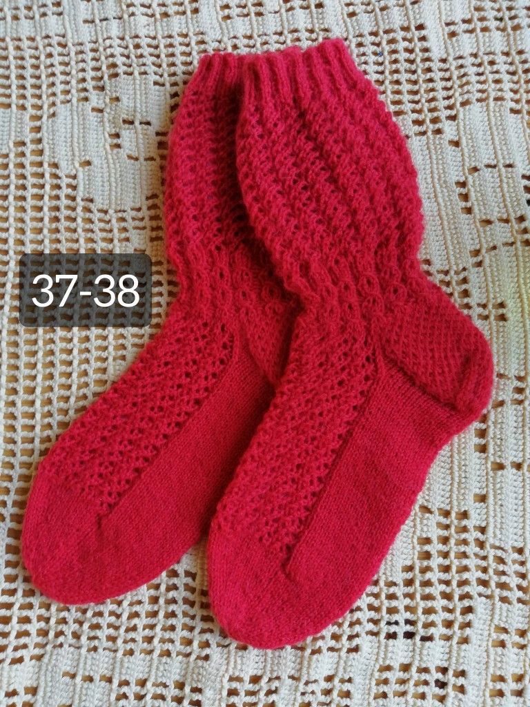 37-38 naisten punaiset villasukat ohut lanka
