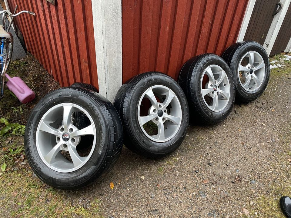 Bmw BWA alumiinivanteet renkailla 17"