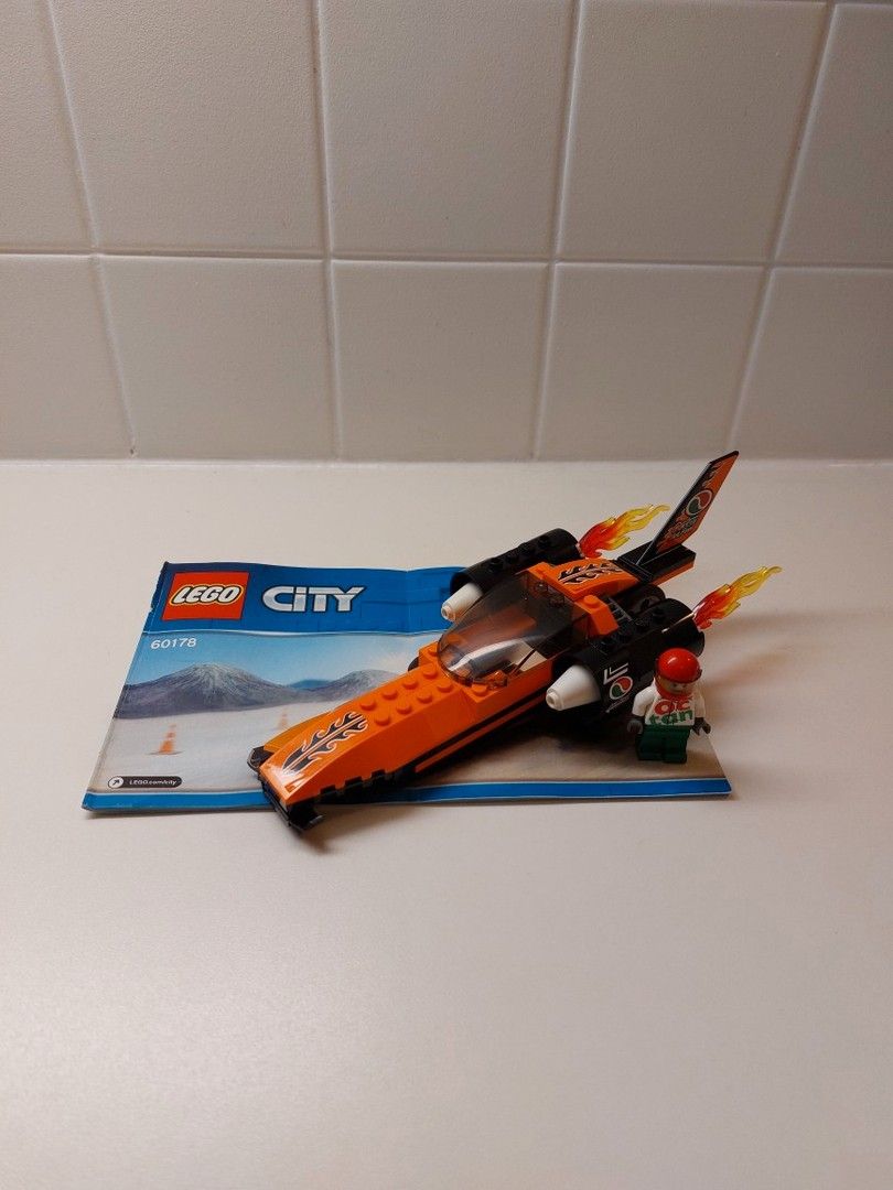 Lego City Nopeusennätysauto 60178.