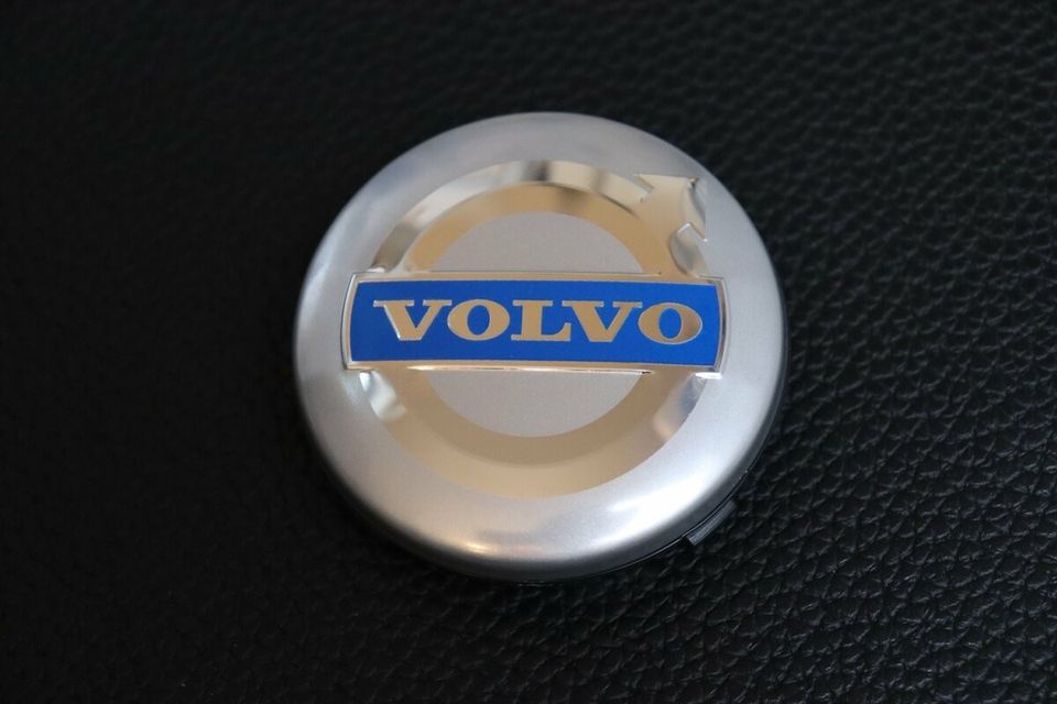 Volvo harmaat vannekeskiöt ; Uusi tyyli ; 64mm