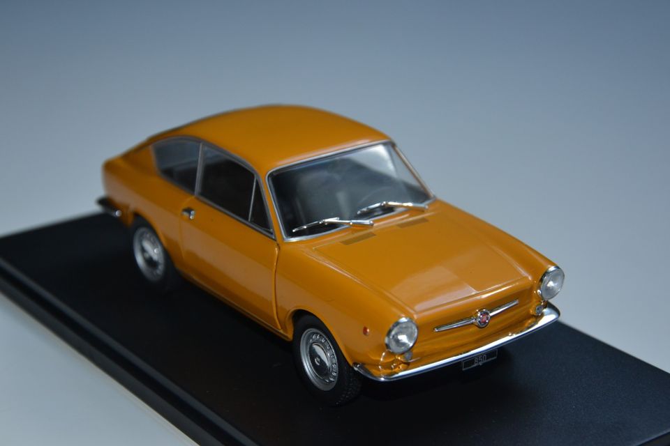 Pienoismalli Fiat 850 Coupe 1965 oranssi 1/24
