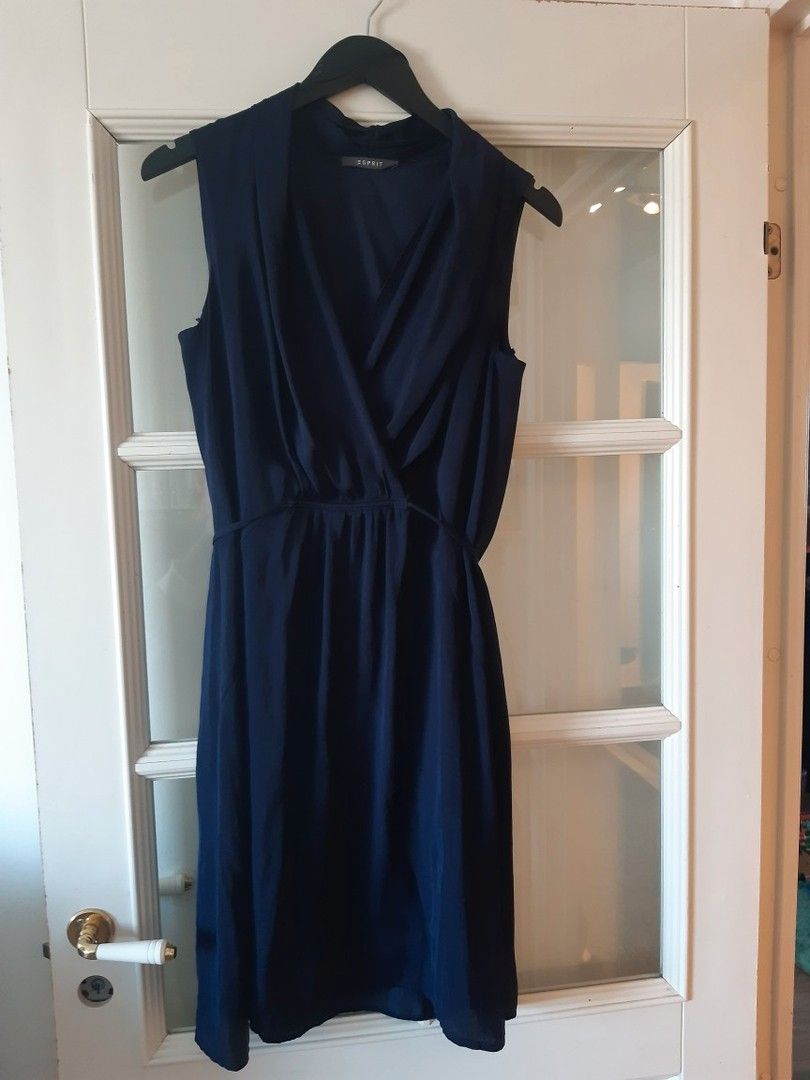Tumman sininen espritin mekko koko M