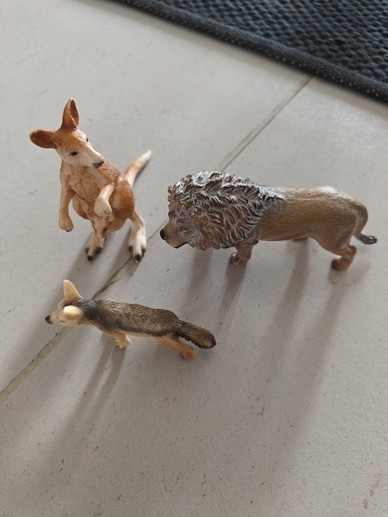 Schleich leijona ja kenguru