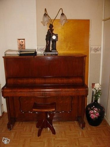 Antiikki piano Hölling & Spangenberg vm.1872-1879