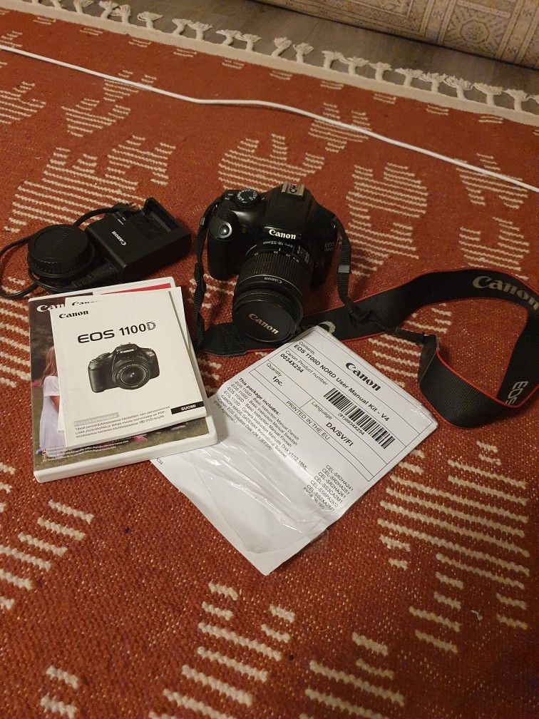 Canon EOS 1100D järjestelmäkamera