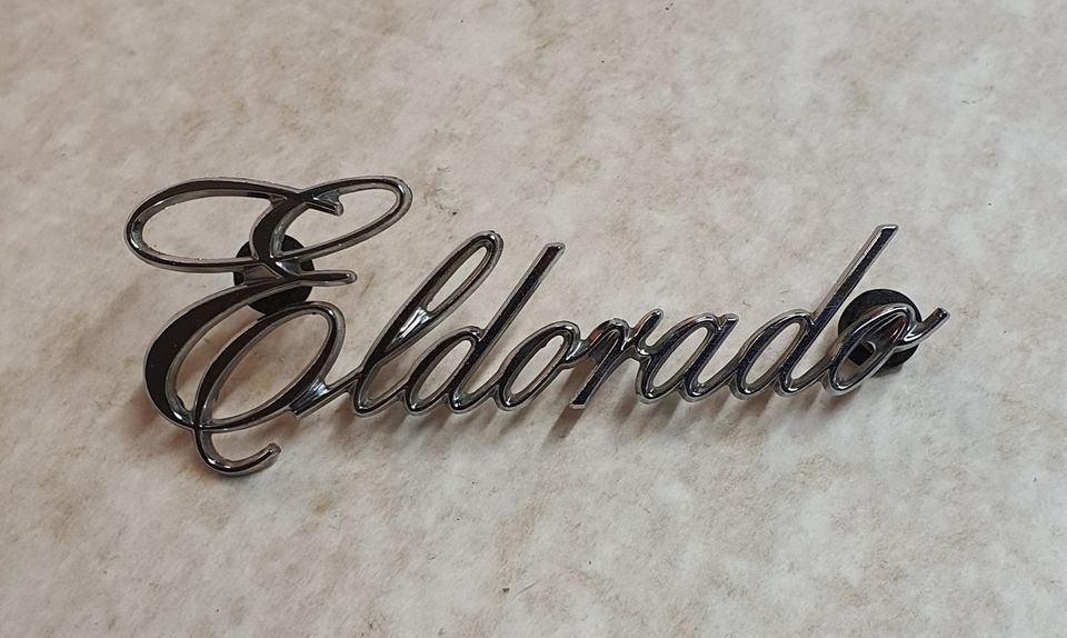 Cadillac Eldorado 1971-1976 takalokasuojan merkki