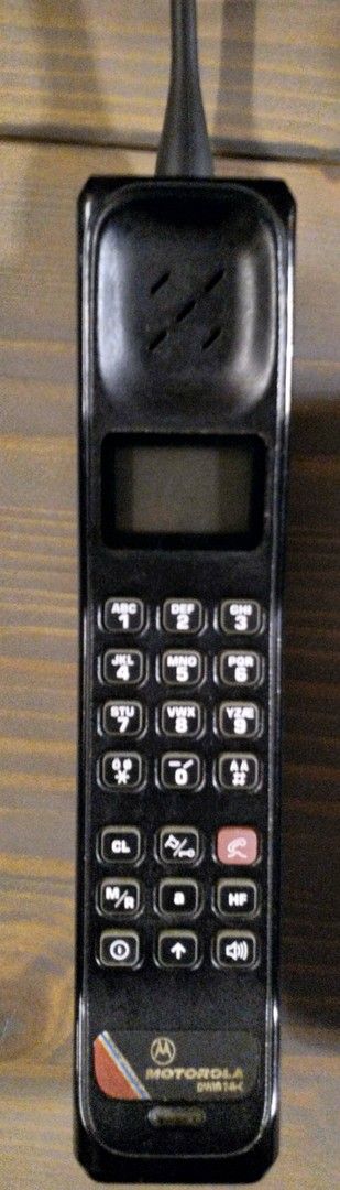 Motorola NMT 900 dynatac puhelin