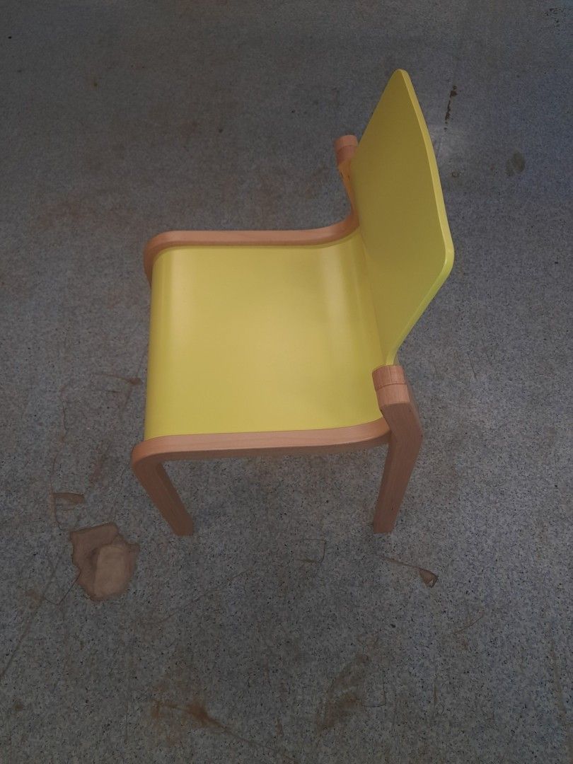 Kari3 keltaiset tuolit, päiväkotimalli
