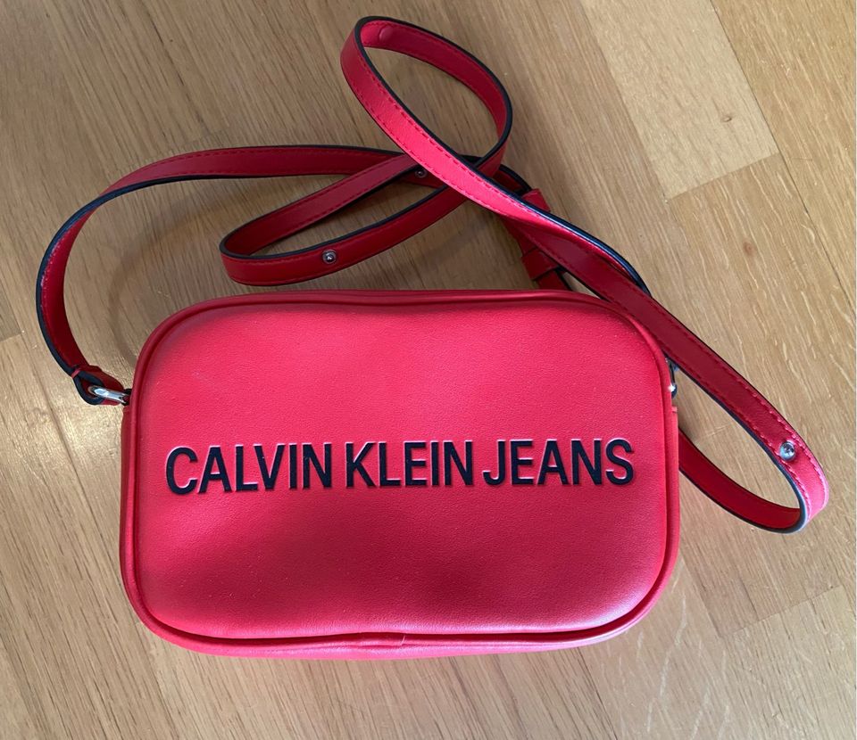 Calvin Klein käsilaukku