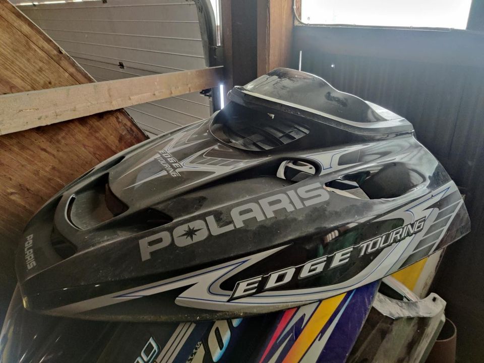 Polaris edge touring kuomu