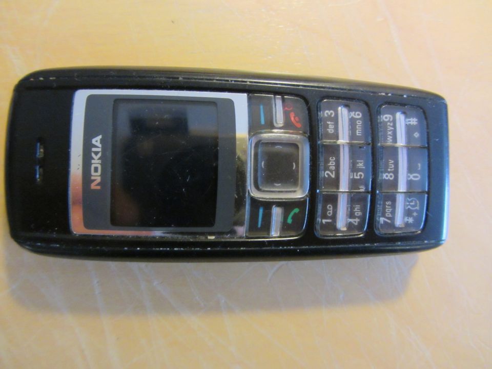 Nokia 1600 puhelin