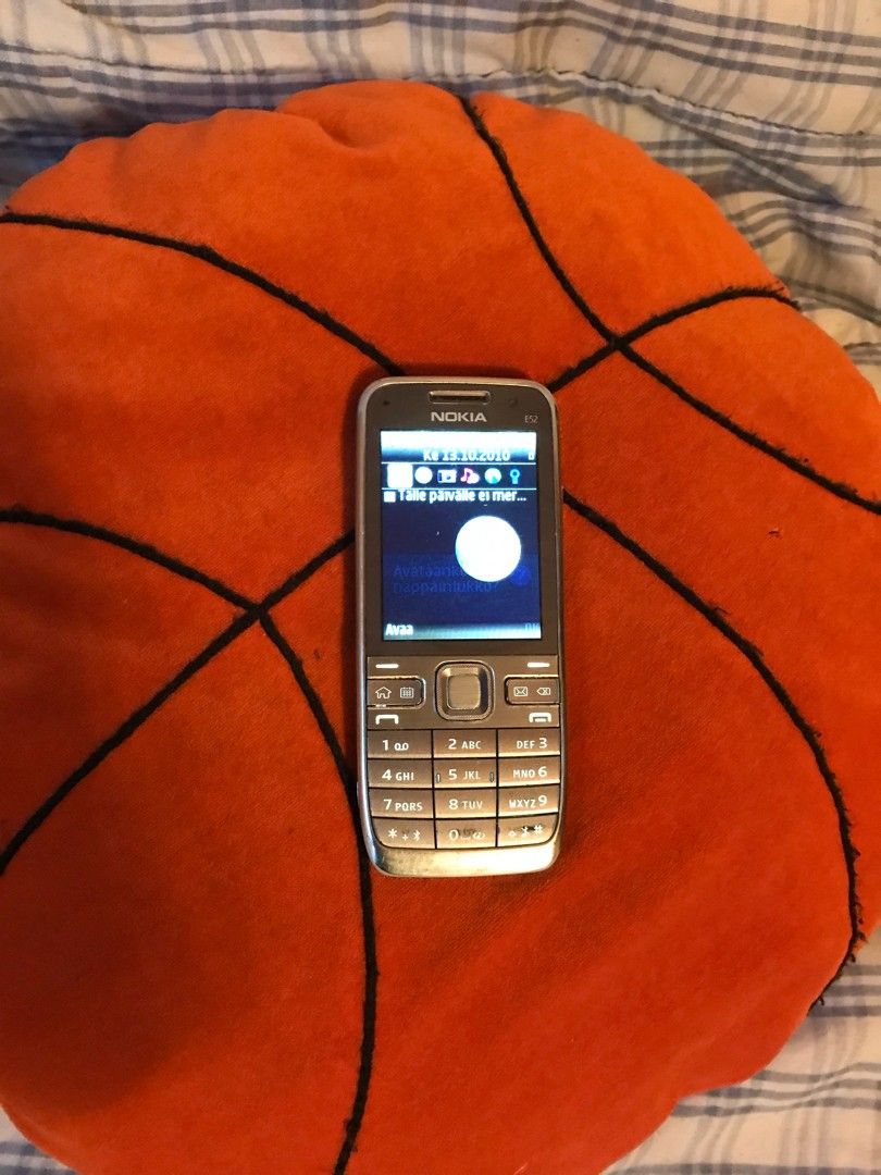 Nokia RM -469 matkapuhelin