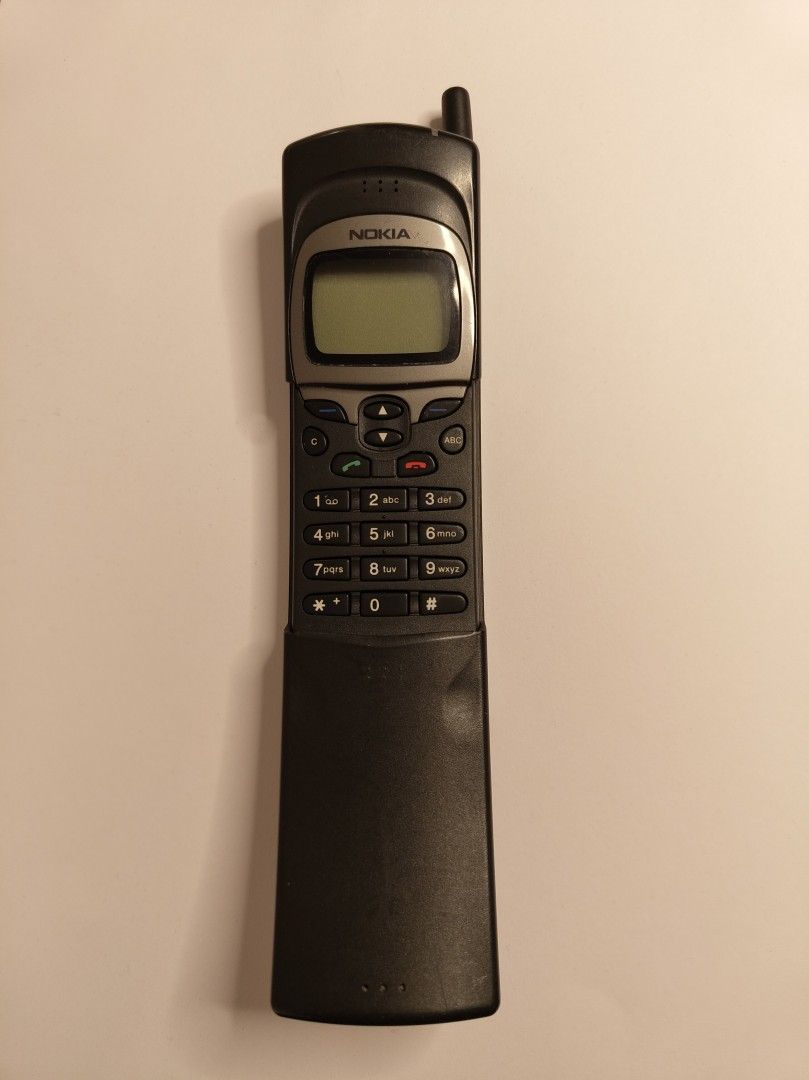 Nokia 8110i (Testattu täysin toimivaksi)