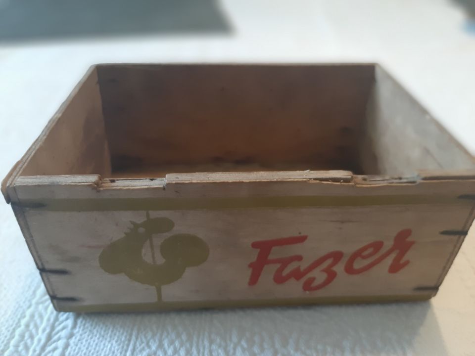 Vanha Fazer laatikko