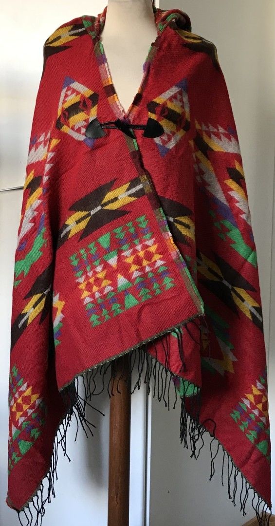 Uusi punainen kuviollinen aztec poncho