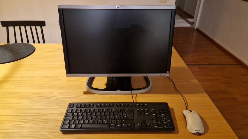 HP Compaq dc7900 tietokone + LA2205wg näyttö